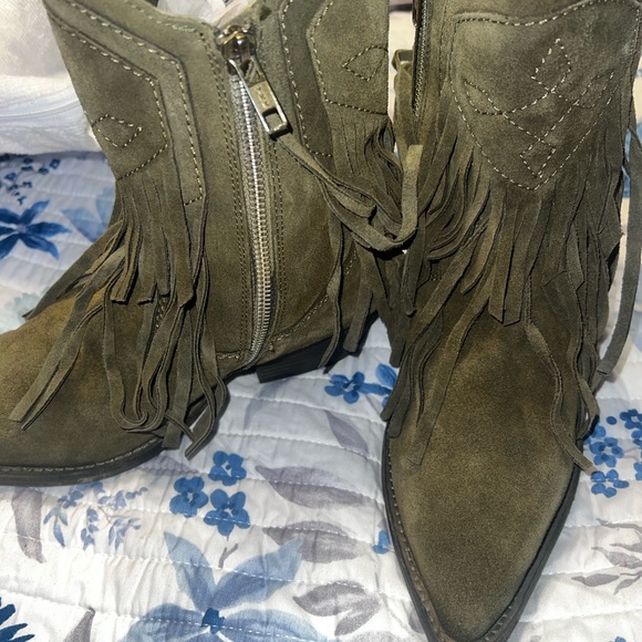 #116. NWOT my offer is Firm! Free People Lawless Suede Fringe Boots - Picture 2 of 13